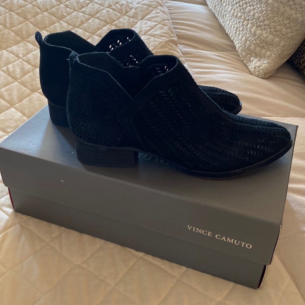 Vince Camino VV-Cammy Black Suede Booties Size 7.5M